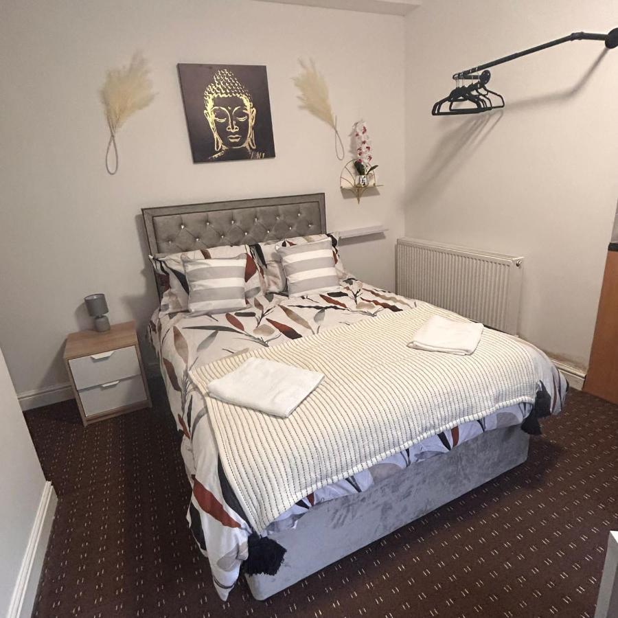 Bv Charming Studio With Free Private Parking, 10 Minutes From Town Centre Apartamento Huddersfield Exterior foto